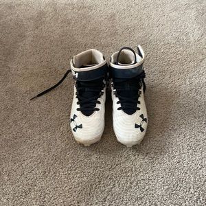 Boys under armour baseball cleats